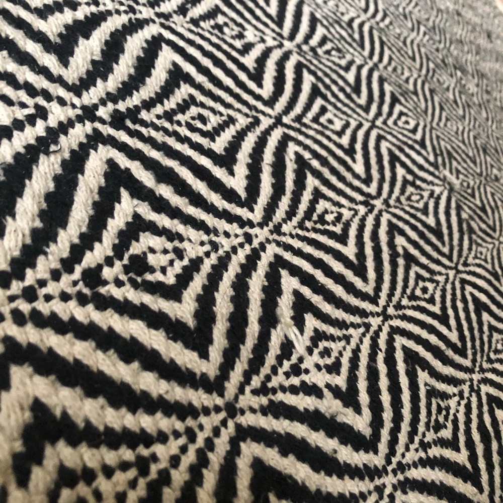 BOHO RUG / BEDROOM RUG / HOME DECOR & ACCENT RUG - Picture 2 of 6